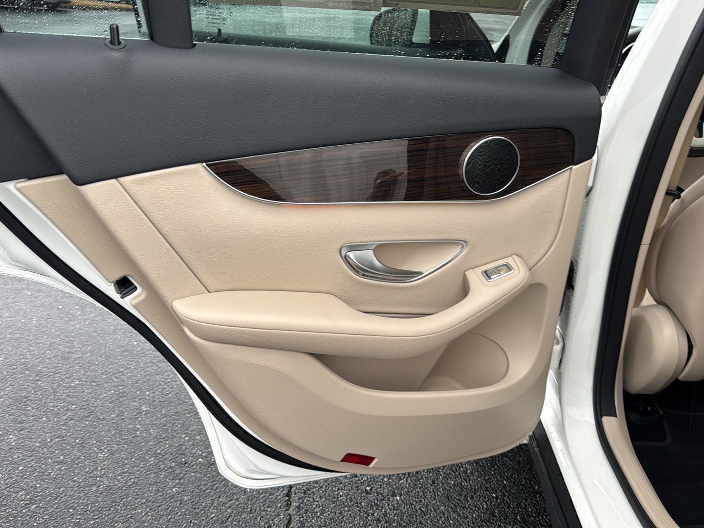 Used 2021 Mercedes-Benz GLC 300 image 15