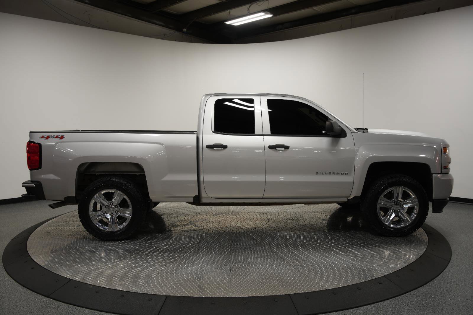 Used 2017 Chevrolet Silverado 1500 Custom w/ Custom Convenience Package image 8