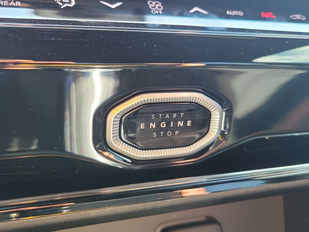 New 2026 Jeep Grand Cherokee Altitude RWD image 22