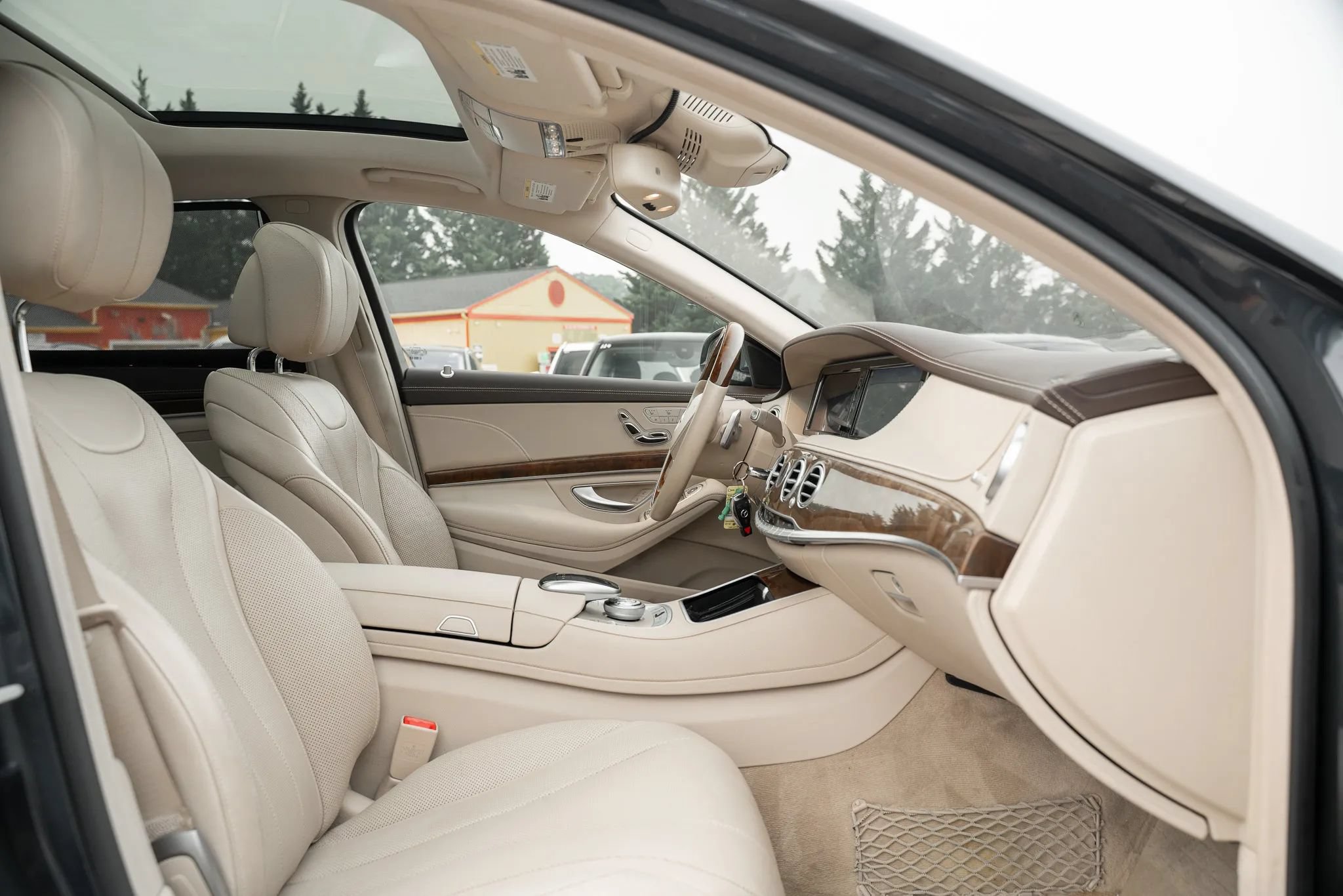 Used 2016 Mercedes-Benz S 550 4MATIC Sedan w/ Premium Package image 14