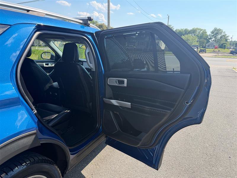 Used 2021 Ford Explorer Limited w/ Equipment Group 301A AWD/4WD image 33