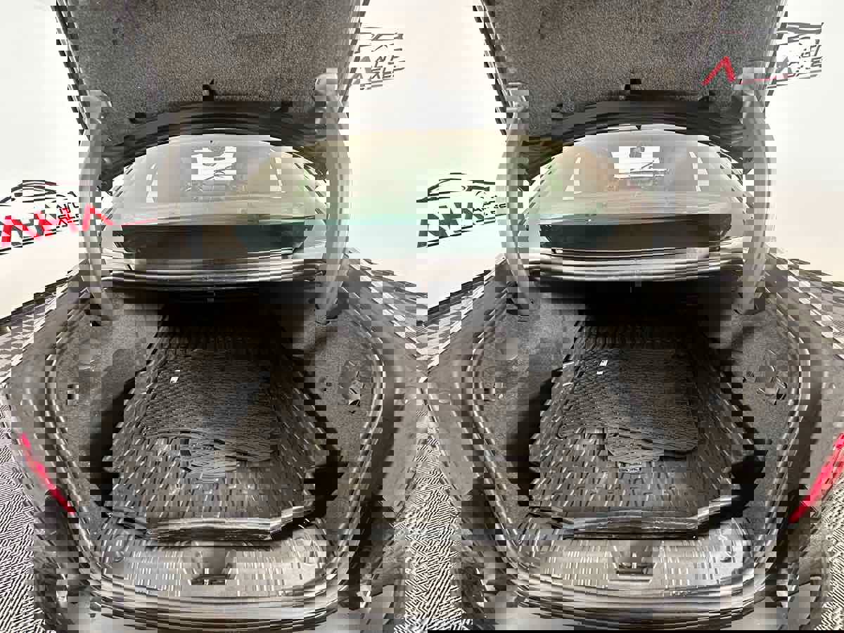 Used 2022 Jaguar XF R-Dynamic SE image 20