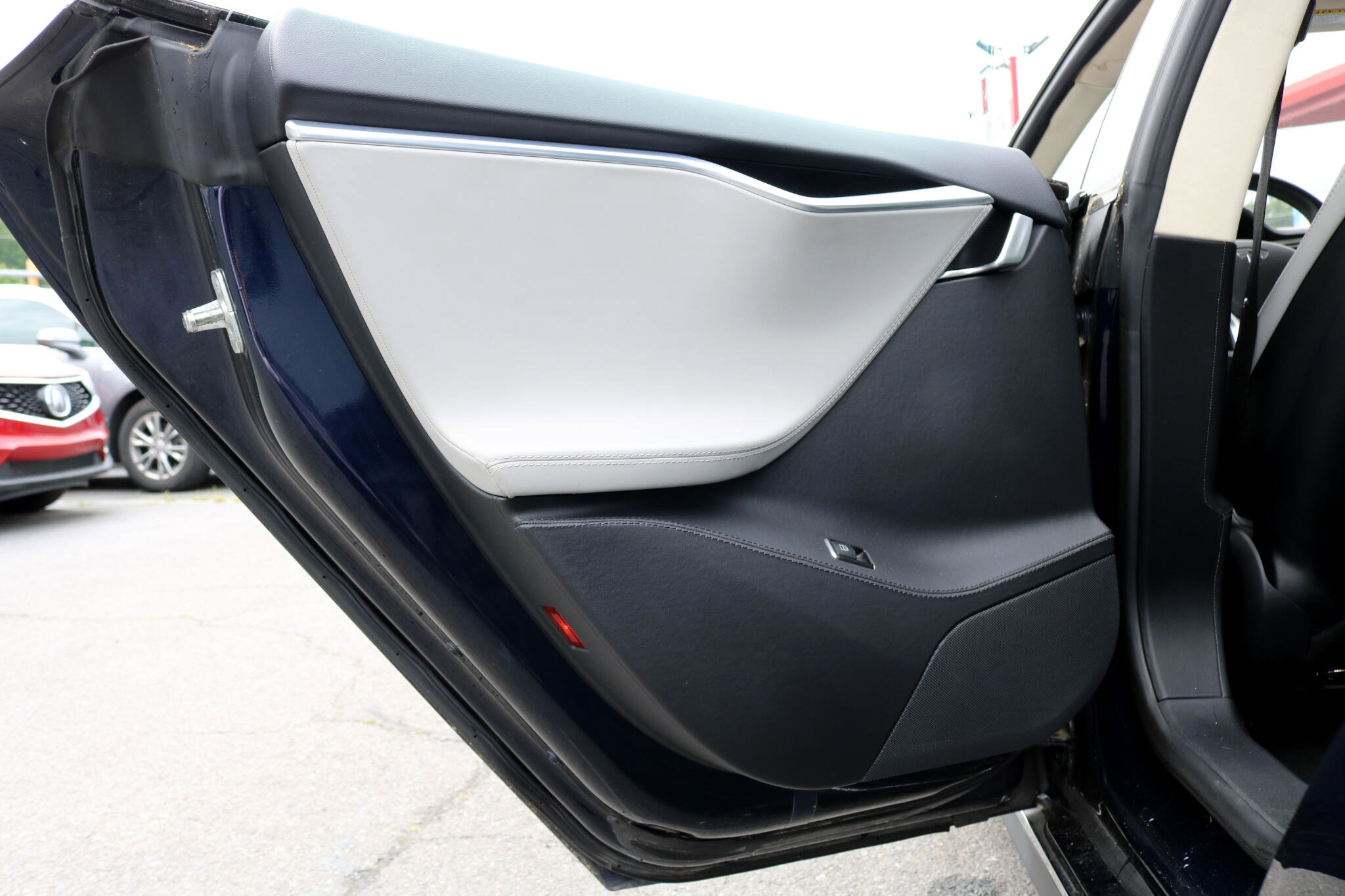 Used 2013 Tesla Model S image 28