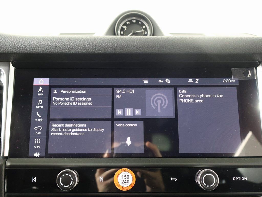 Certified 2025 Porsche Macan image 16