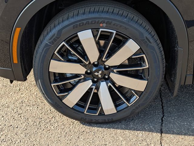 New 2026 Mitsubishi Outlander SE FWD image 3
