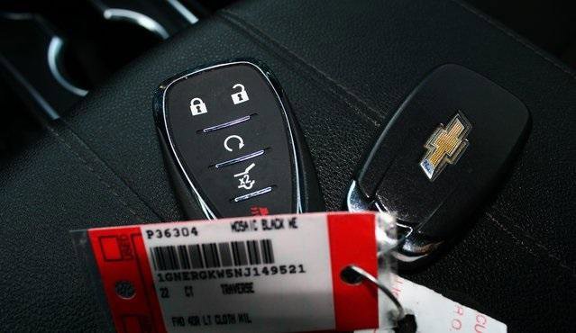 Used 2022 Chevrolet Traverse LT image 21