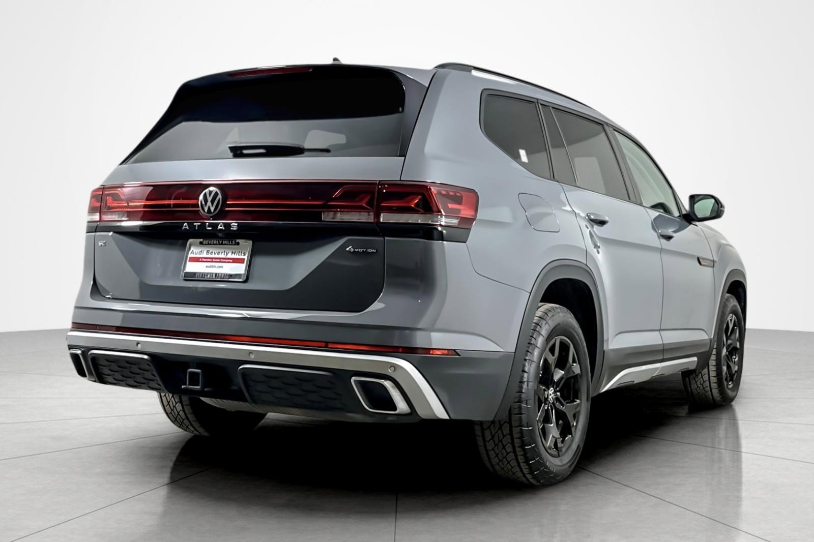 Used 2024 Volkswagen Atlas Peak Edition SE image 5