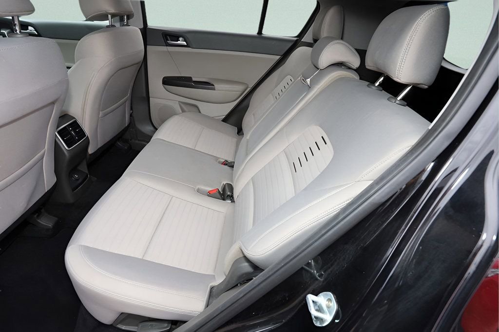 Used 2018 Kia Sportage LX image 13