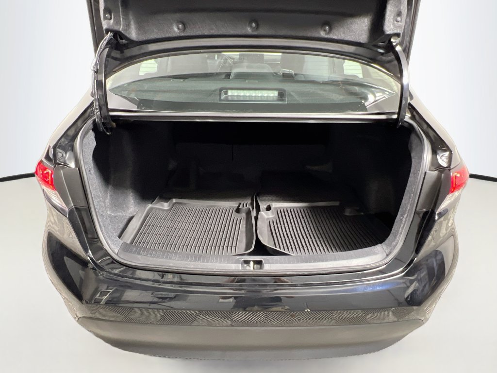 Used 2026 Toyota Corolla LE FWD image 31