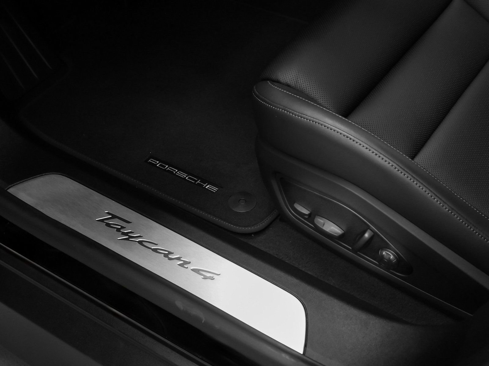 New 2025 Porsche Taycan image 29