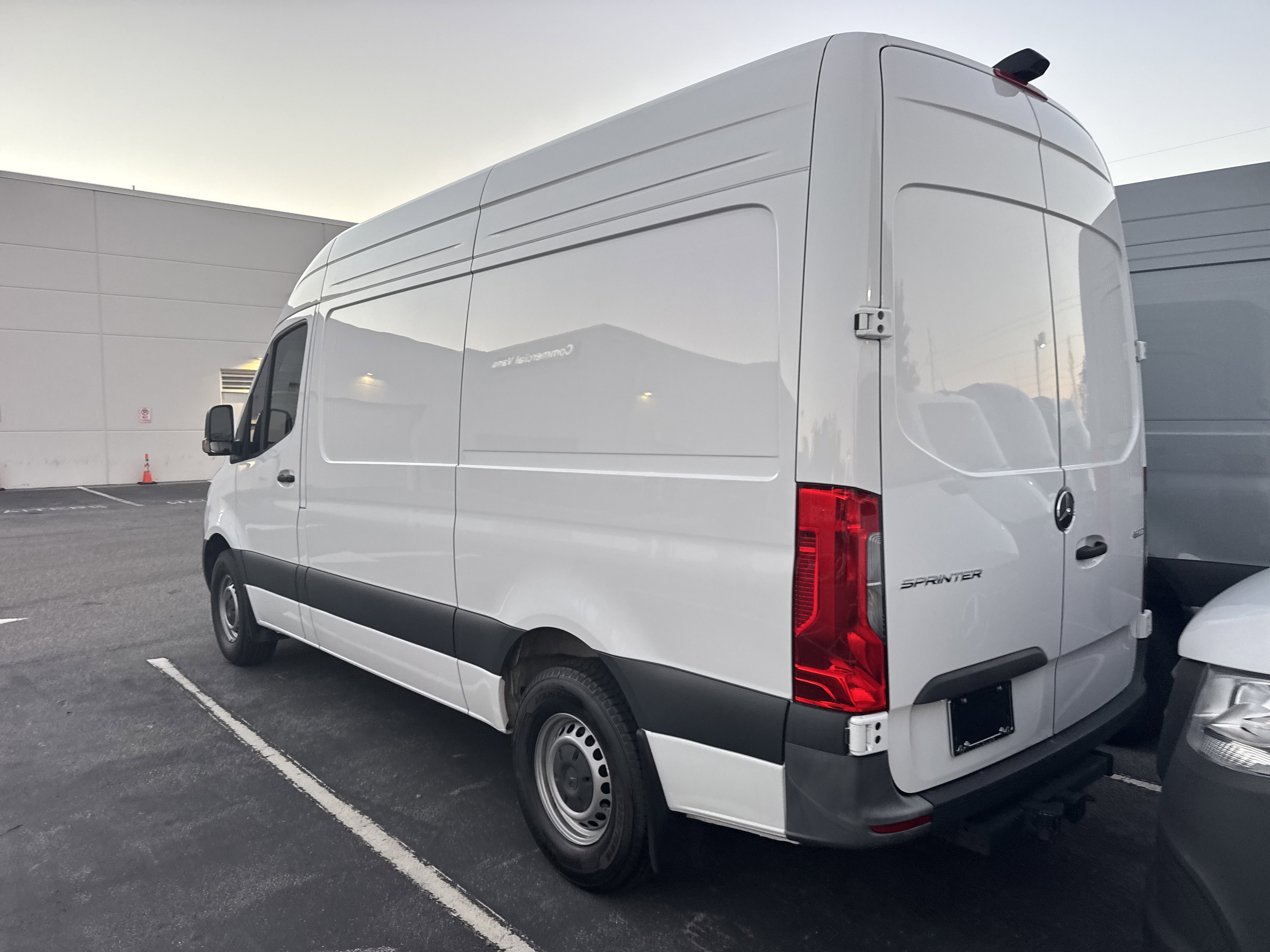 Used 2024 Mercedes-Benz Sprinter 2500 image 3