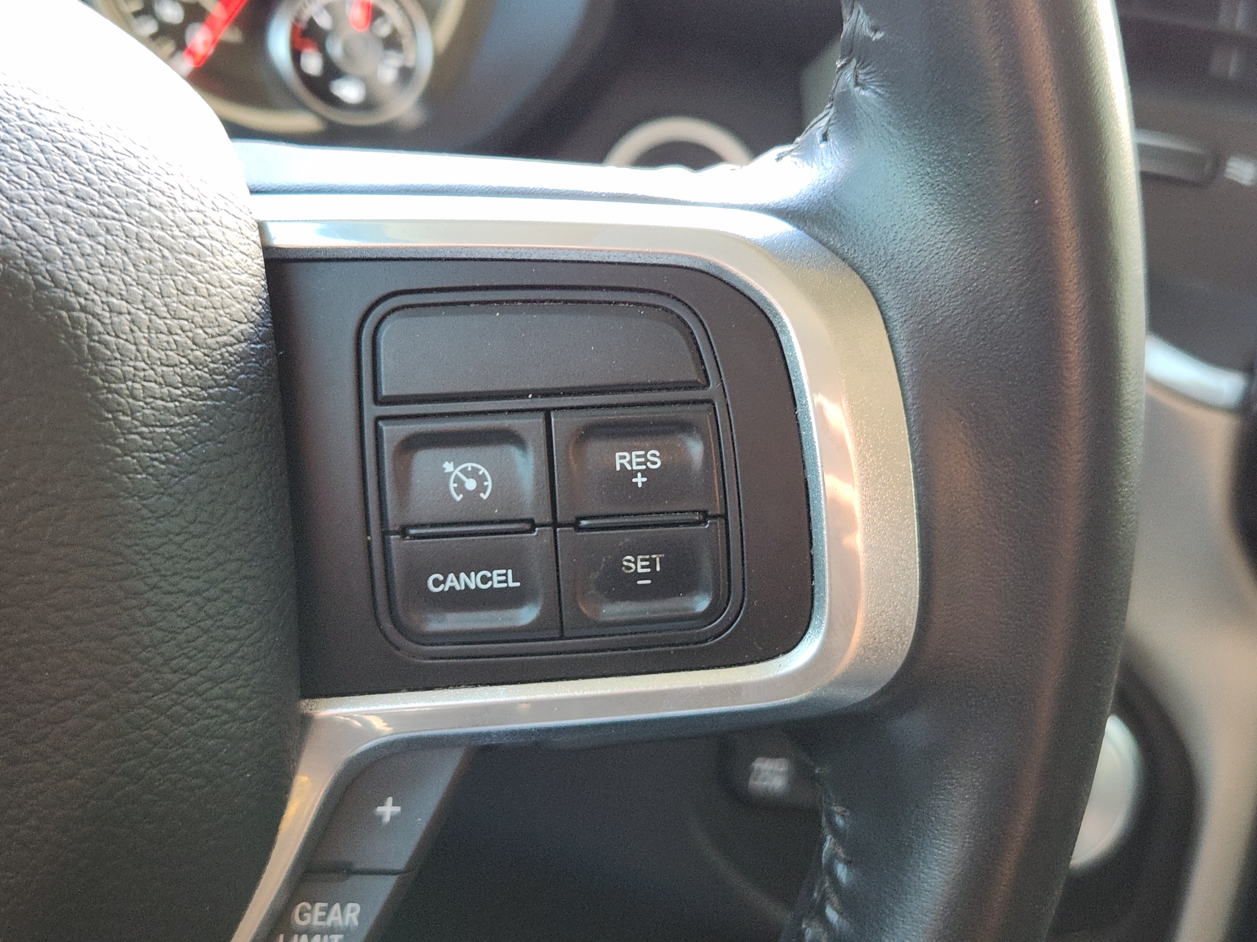 Used 2022 RAM 2500 Laramie AWD/4WD image 30