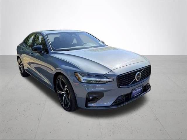 Used 2024 Volvo S60 B5 Core AWD/4WD image 4