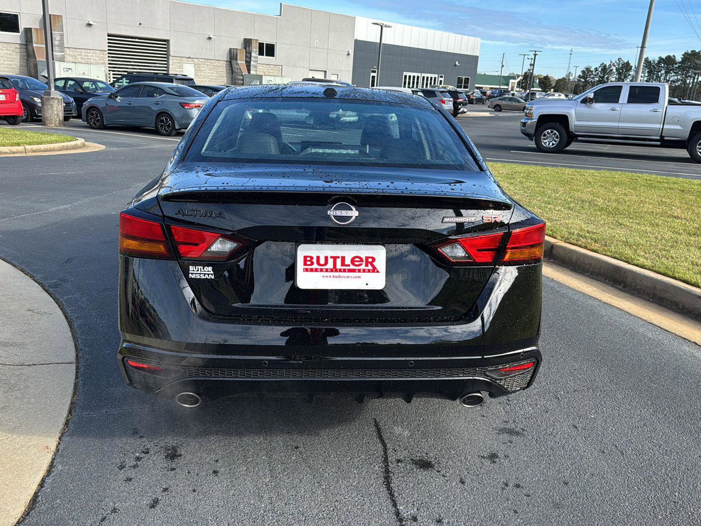 New 2026 Nissan Altima 2.5 SR w/ SR Midnight Edition Package image 4