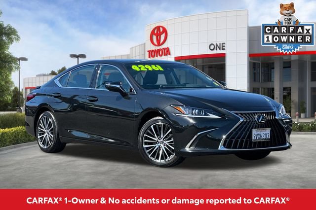 Used 2025 Lexus ES 300h w/ Premium Package FWD image 2