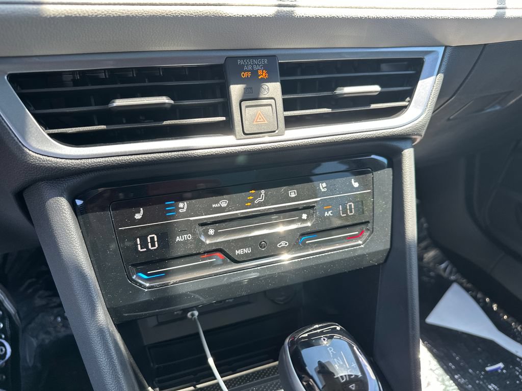 New 2026 Volkswagen Taos SEL AWD/4WD image 16
