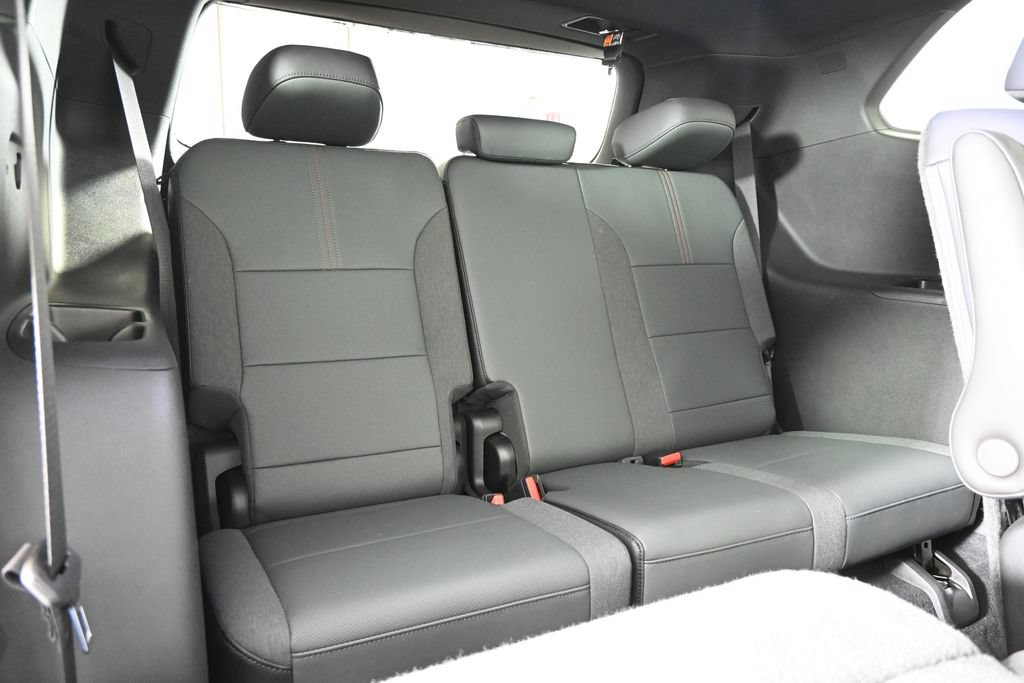 Used 2024 GMC Acadia AT4 AWD/4WD image 16