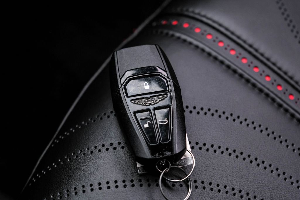 Used 2020 Aston Martin DB11 Coupe RWD image 63