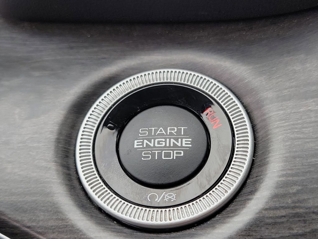 Certified 2023 Jeep Grand Cherokee Limited image 12