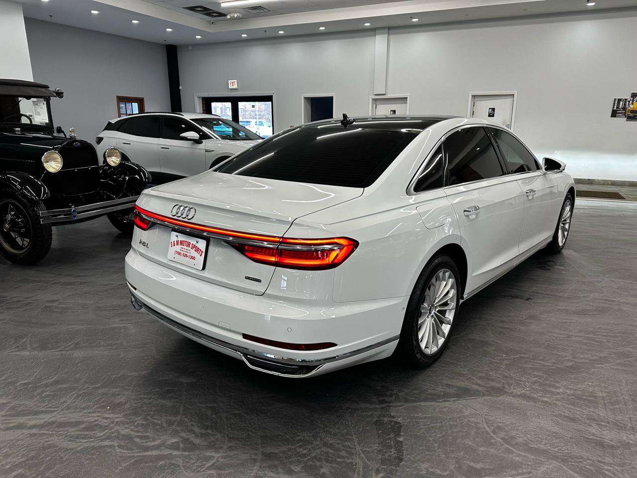 Used 2019 Audi A8 L 3.0T w/ Executive Package image 5