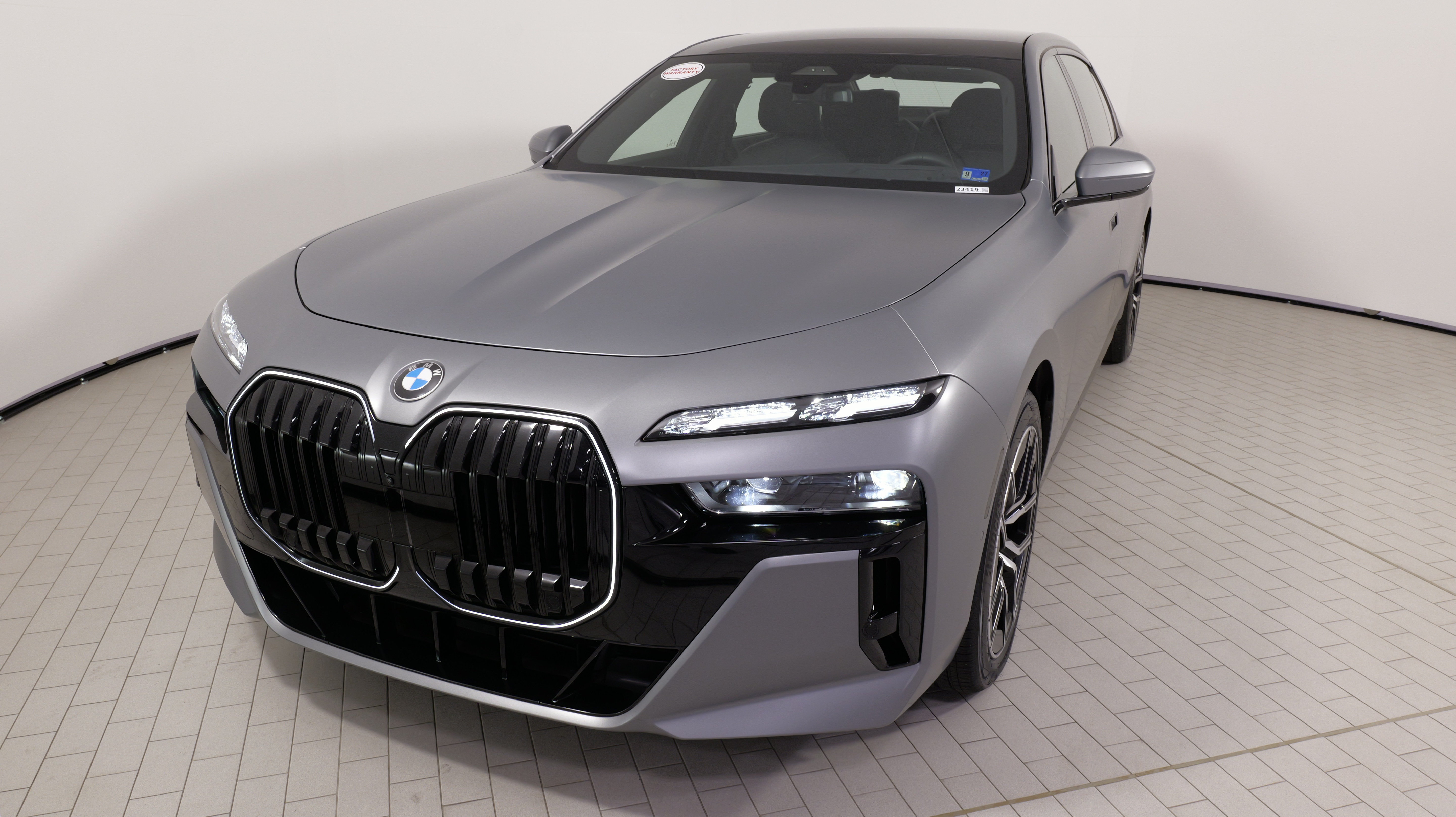 Used 2025 BMW 760i xDrive AWD/4WD image 5