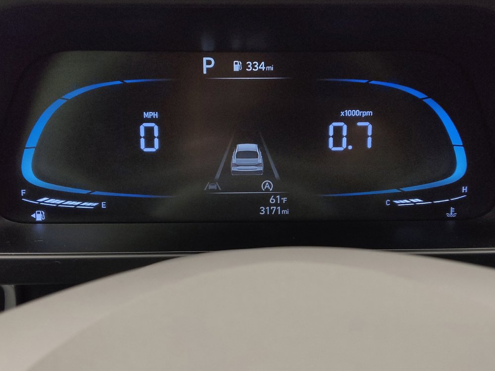 Used 2025 Hyundai Elantra SE FWD image 23