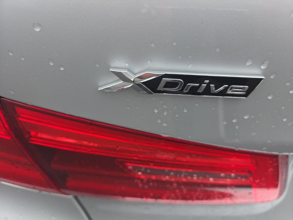 Used 2018 BMW 530i xDrive w/ Premium Package AWD/4WD image 6
