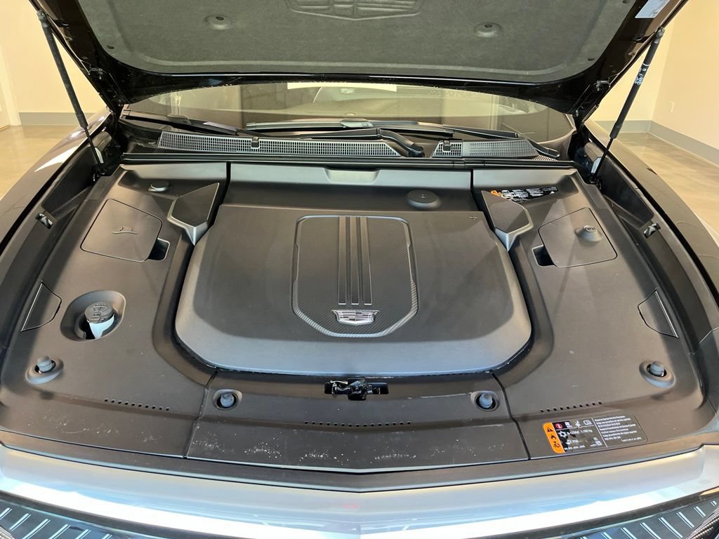 Used 2024 Cadillac Lyriq Luxury w/ LPO, Floor Liner Package AWD/4WD image 24