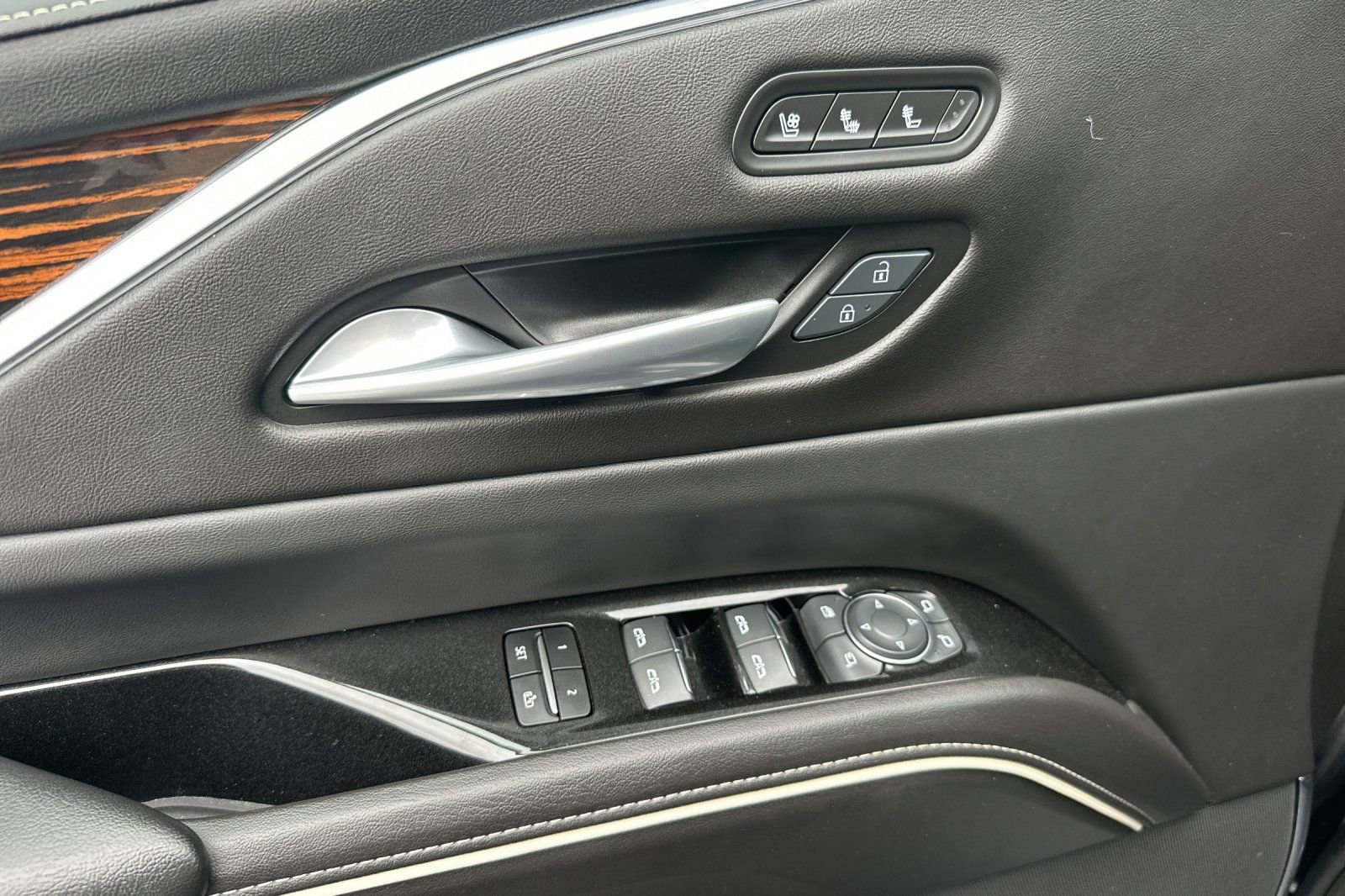 Used 2024 Cadillac Escalade ESV Premium Luxury w/ Performance Package image 11