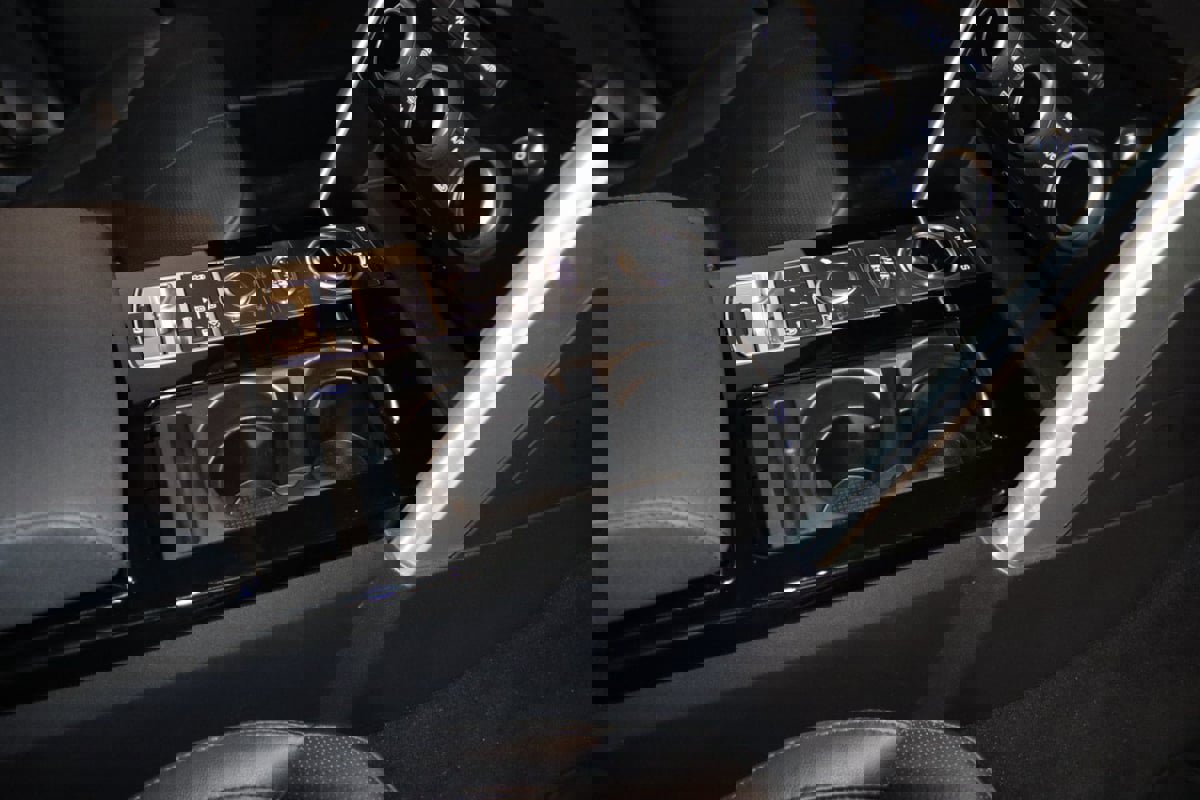 Used 2018 Land Rover Discovery HSE image 59