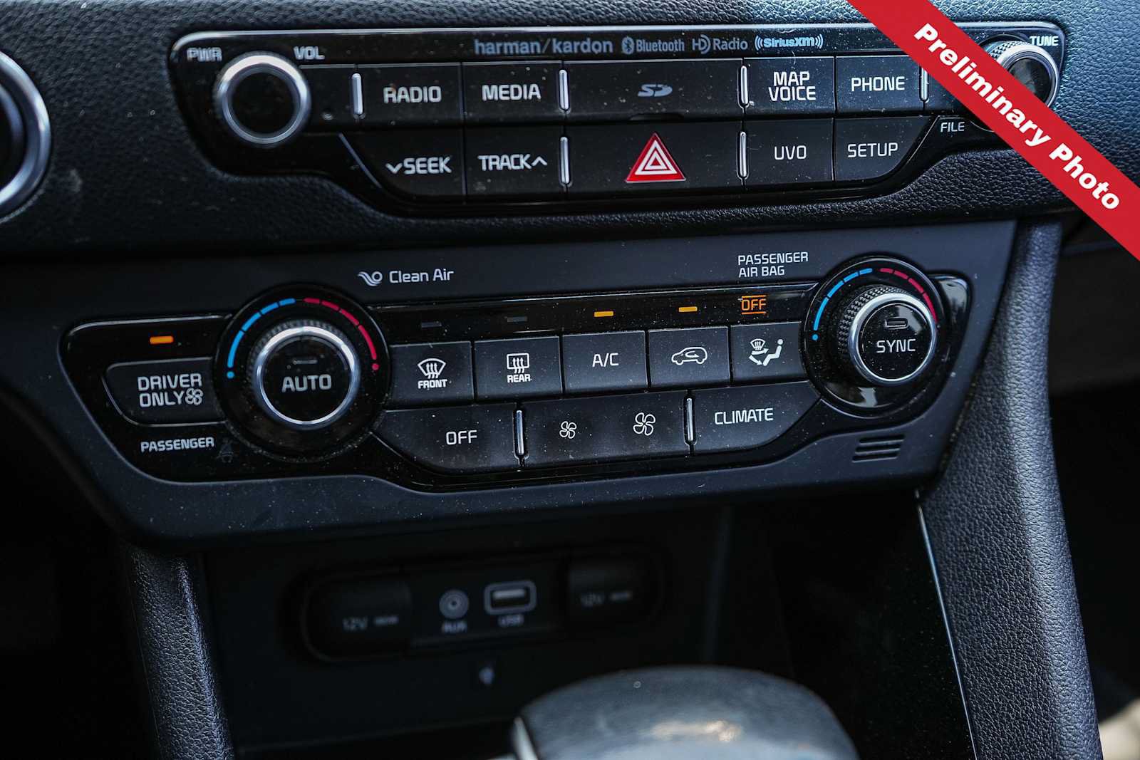 Used 2017 Kia Niro Touring w/ Advanced Technology Package FWD image 21