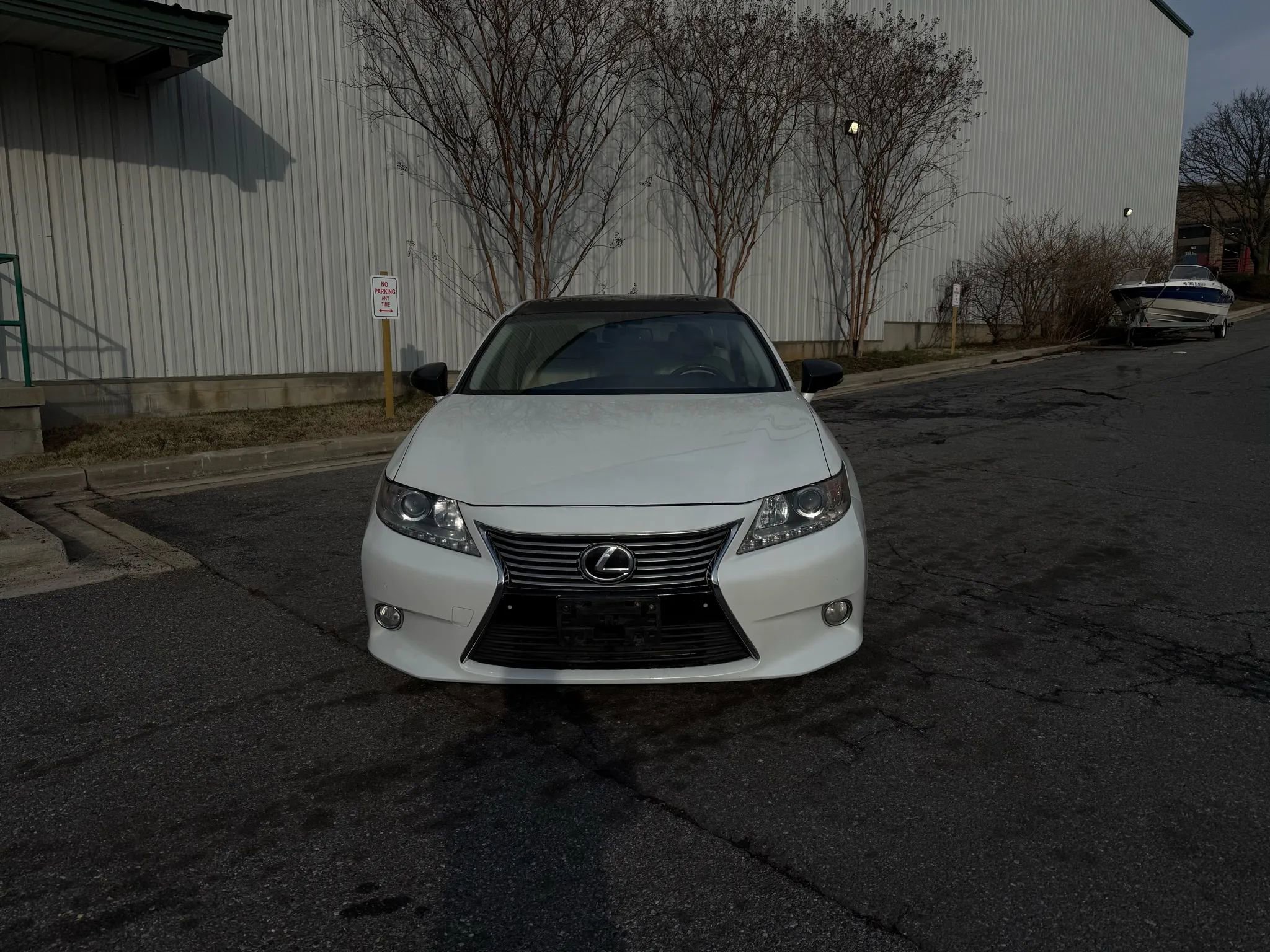 Used 2013 Lexus ES 350 w/ Luxury Pkg image 2