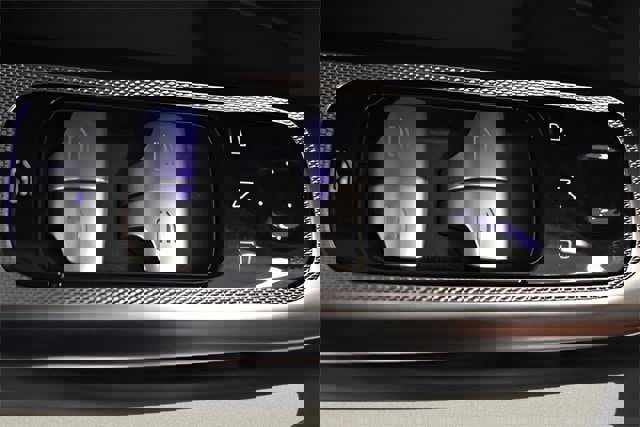 Used 2024 Mercedes-Benz GLC 300 4MATIC image 23