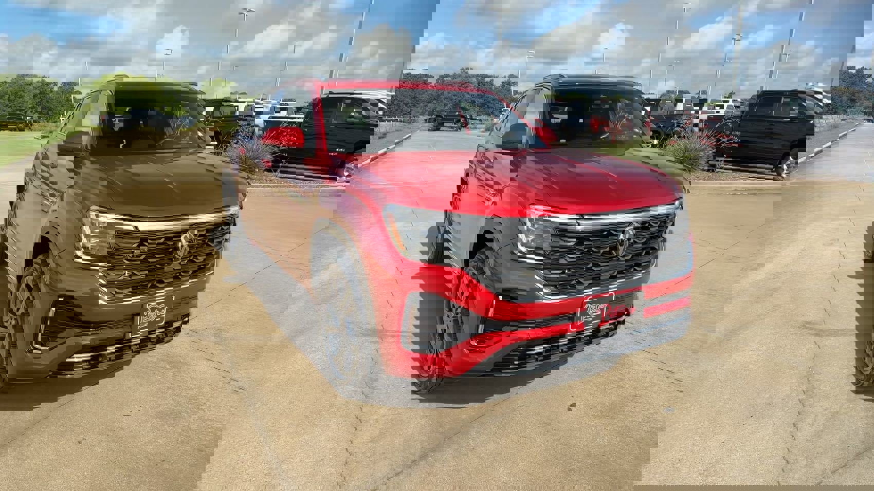 Used 2024 Volkswagen Atlas Cross Sport SEL R-Line image 2