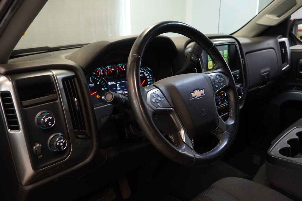 Used 2018 Chevrolet Silverado 1500 LT w/ LPO, Black Pack AWD/4WD image 6