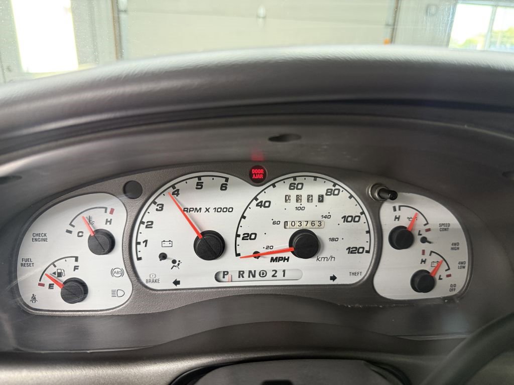 Used 2001 Ford Explorer Sport Trac 4x4 image 16