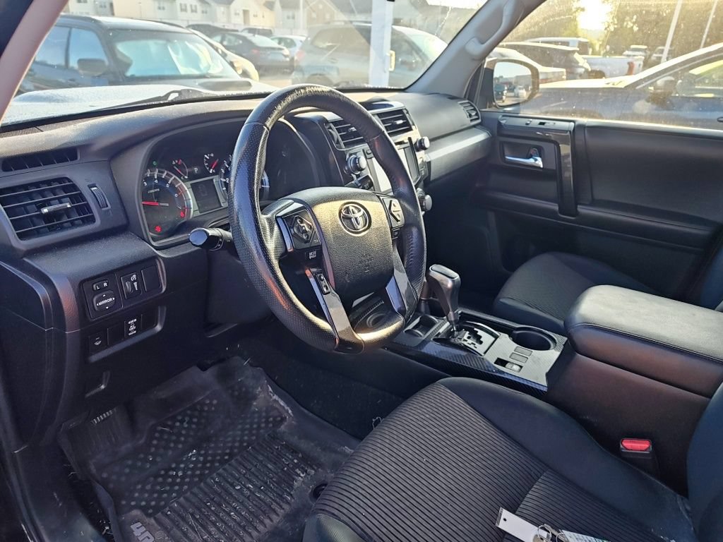 Used 2018 Toyota 4Runner TRD Off-Road AWD/4WD image 8