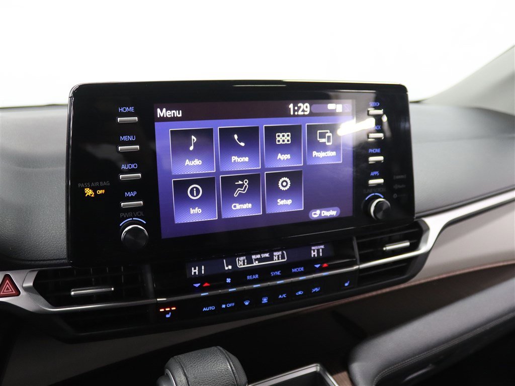 Used 2023 Toyota Sienna XLE image 30