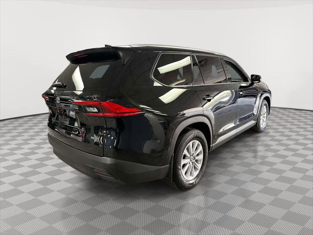 Used 2024 Toyota Grand Highlander XLE image 3