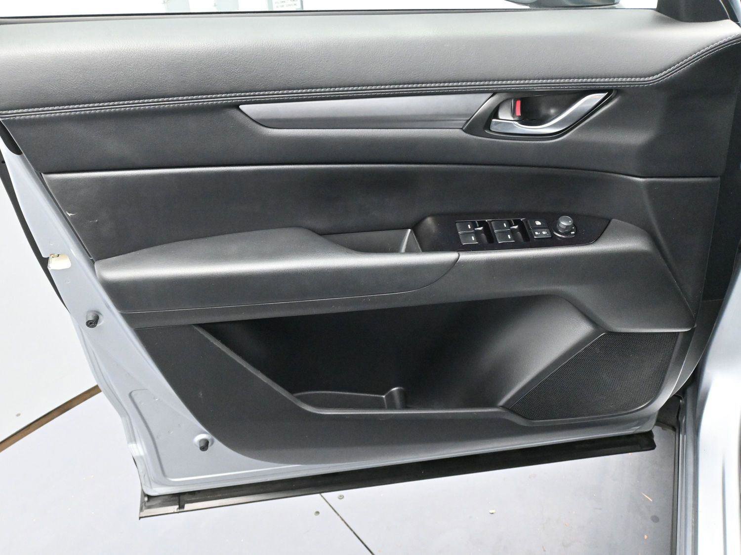 Used 2020 MAZDA CX-5 Touring image 10