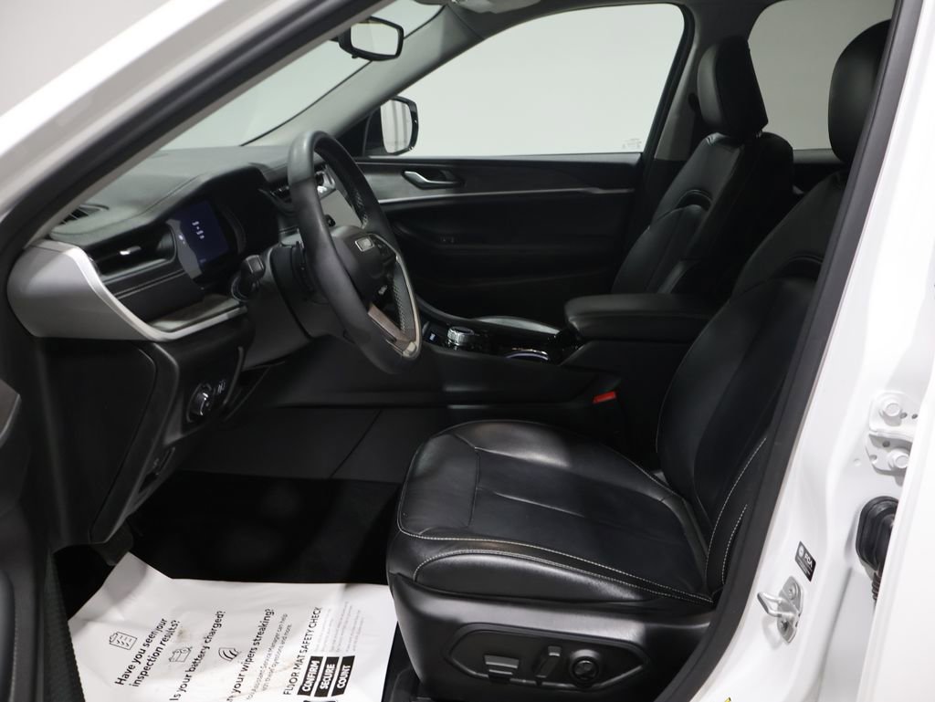 Certified 2023 Jeep Grand Cherokee Limited image 12