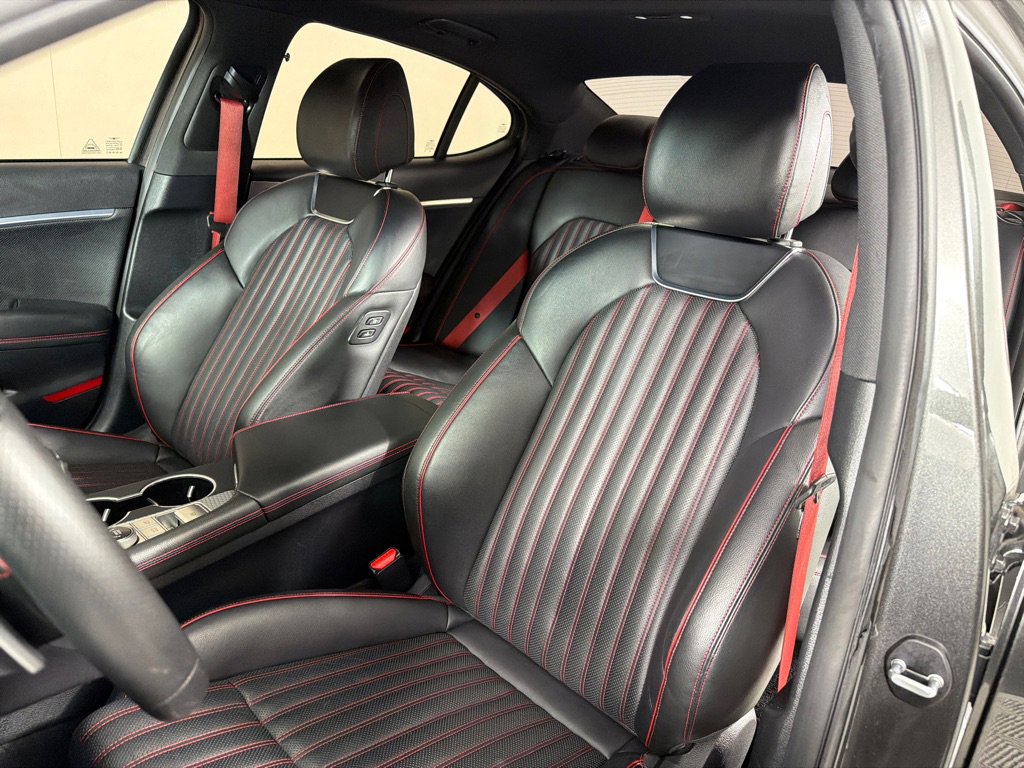 Used 2023 Genesis G70 2.0T w/ Sport Prestige Package RWD image 13
