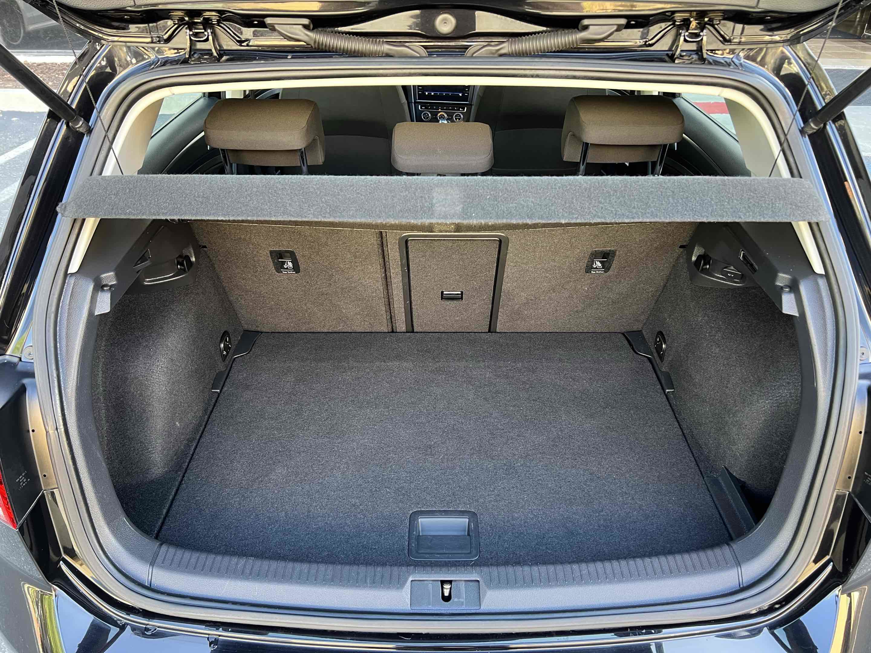 Used 2019 Volkswagen e-Golf SE w/ Driver Assistance Package FWD image 66