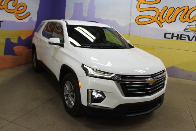 Used 2023 Chevrolet Traverse LT FWD image 2