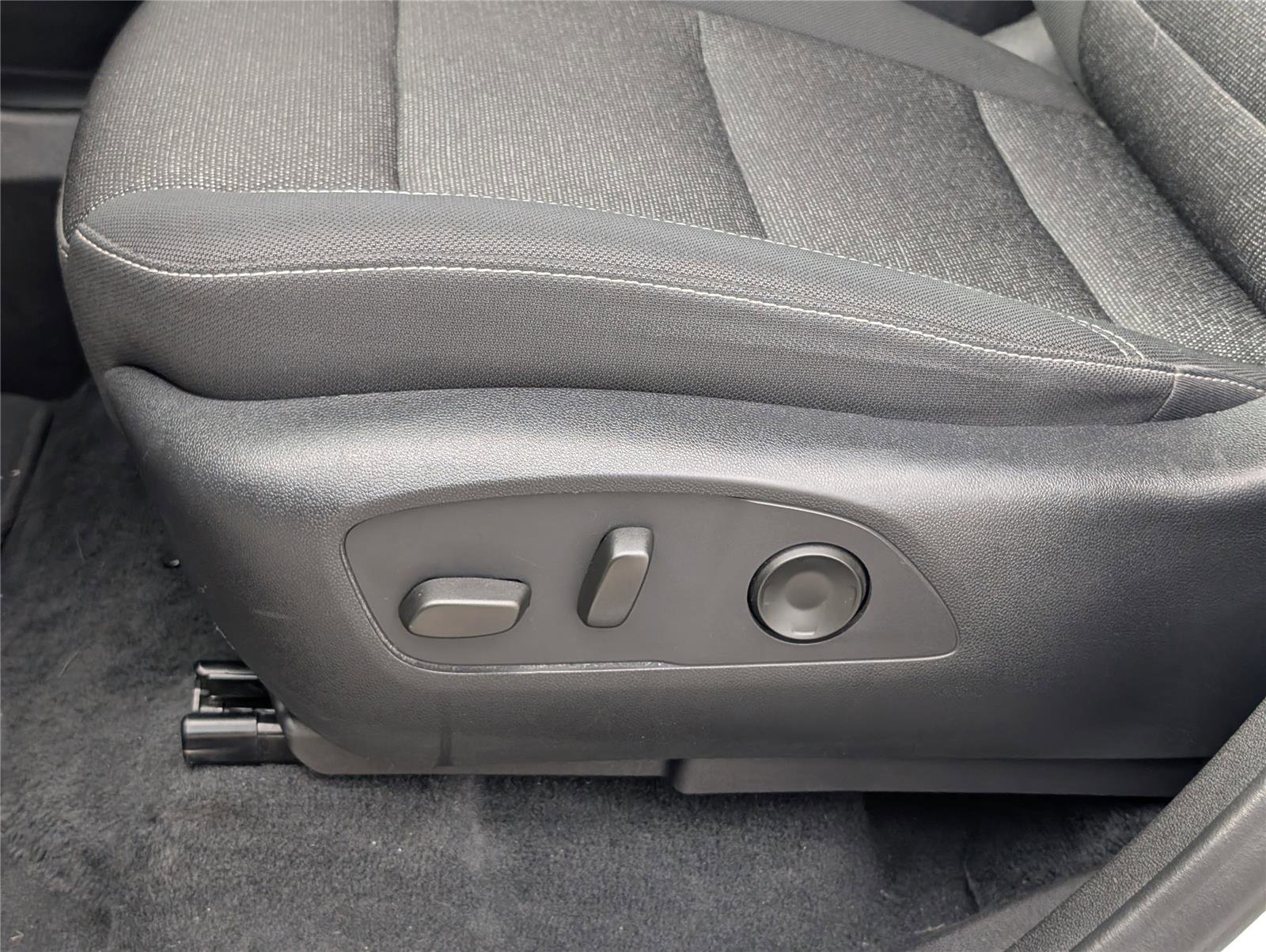 Used 2024 Chevrolet Traverse LT image 11