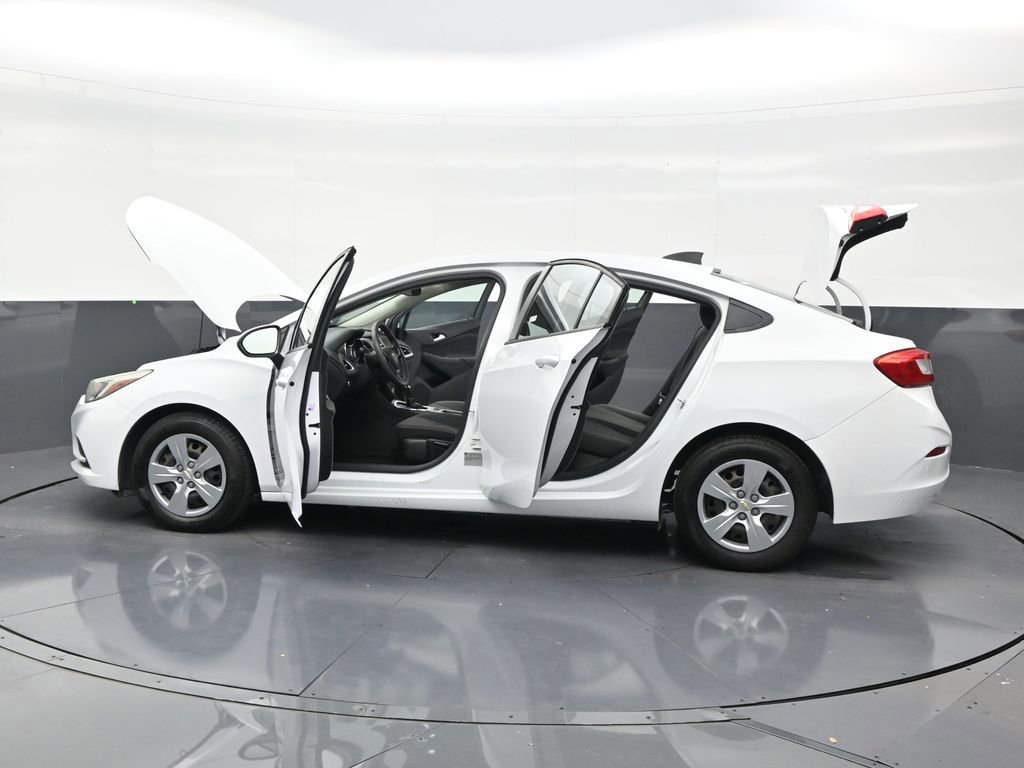 Used 2017 Chevrolet Cruze LS FWD image 30