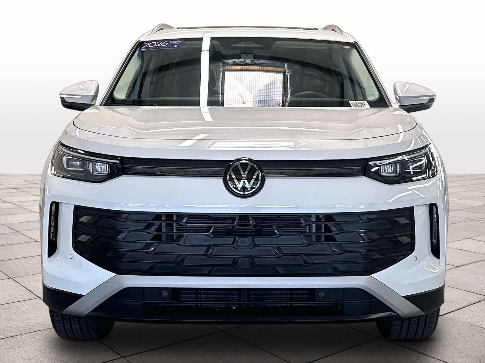 Used 2026 Volkswagen Tiguan SE w/ Panoramic Sunroof Package AWD/4WD image 2