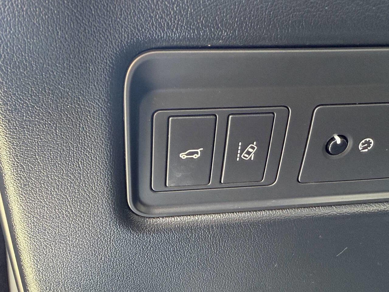 Used 2016 Land Rover Range Rover Supercharged image 12