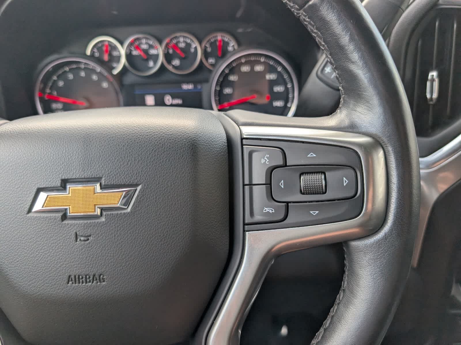 Used 2019 Chevrolet Silverado 1500 LTZ w/ LTZ Convenience Package AWD/4WD image 23