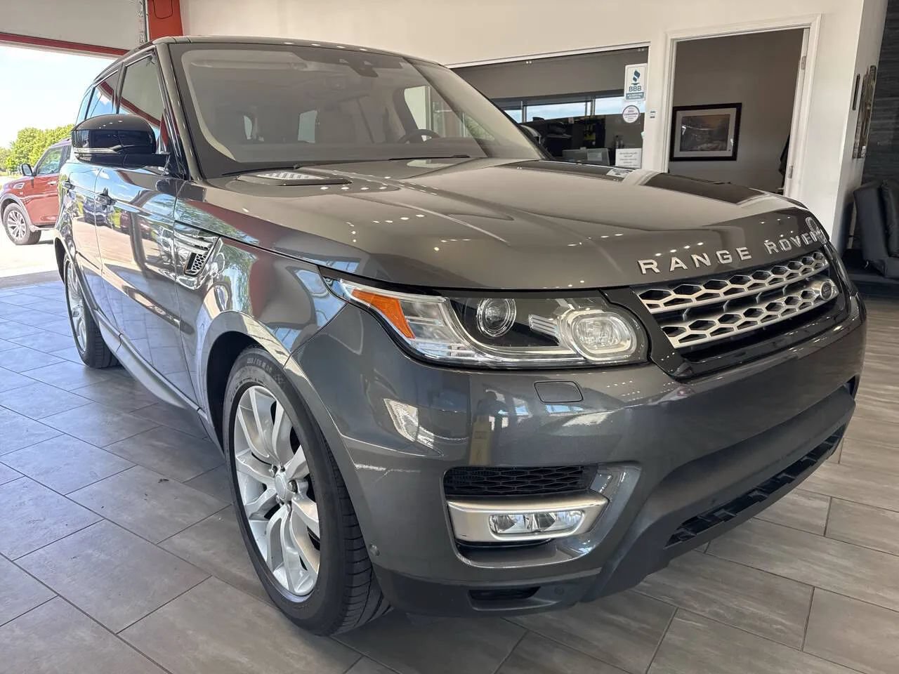 Used 2017 Land Rover Range Rover Sport HSE AWD/4WD image 4